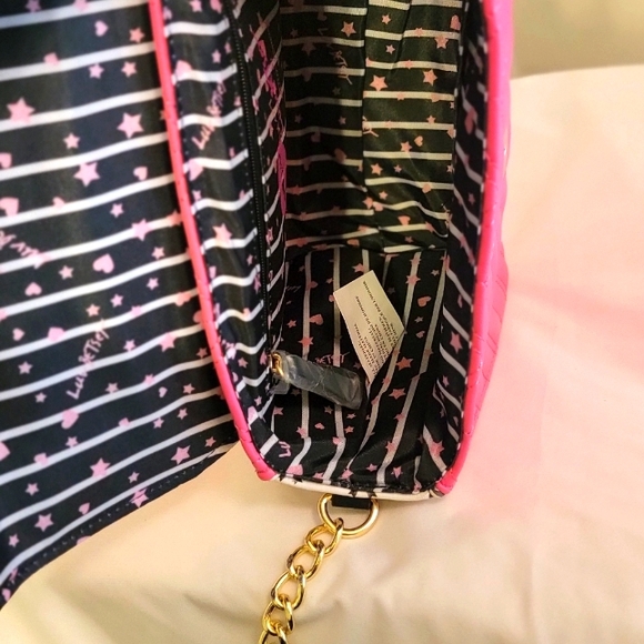 Betsy Johnson Crossbody Pink - Picture 5 of 7